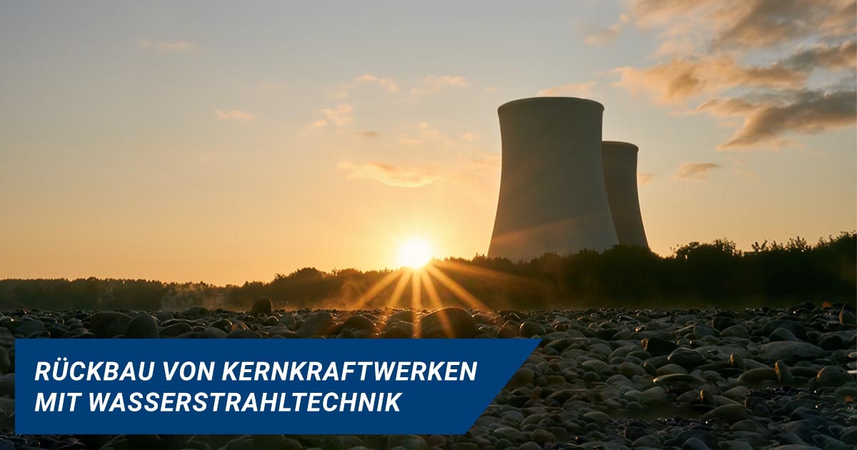 Kernkraftwerk bei Sonnenuntergang